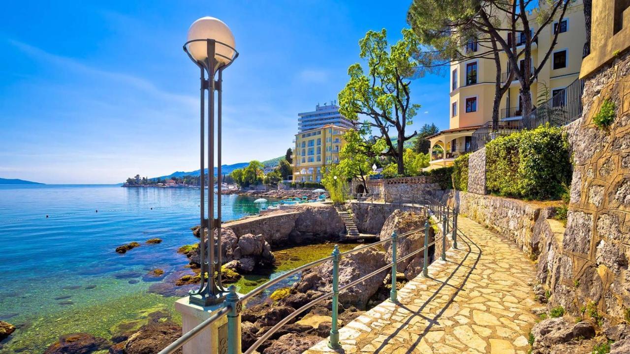 Gallery Apartment Megan2 With Parking Kastav Esterno foto